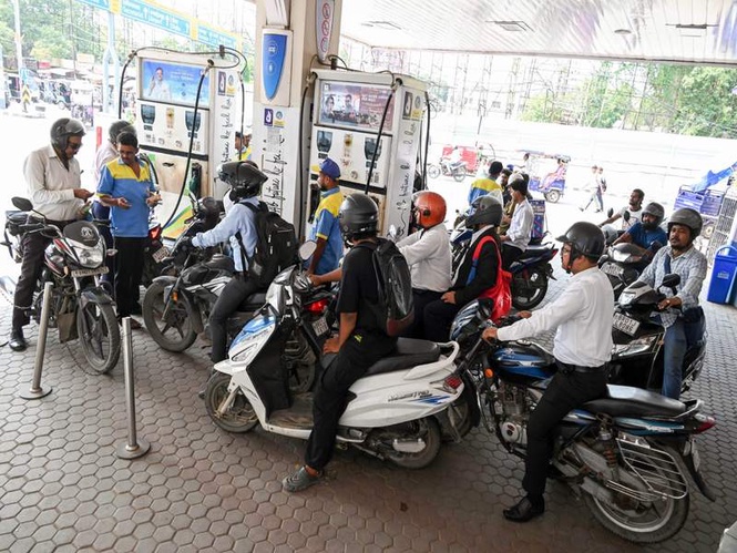Image from: Pump price disparity: Higher VAT, local cesses drive fuel costs up in non-BJP-ruled states