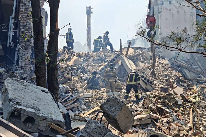 Image from: Death toll in Ukraine strike on Luhansk dormitory rises to 18