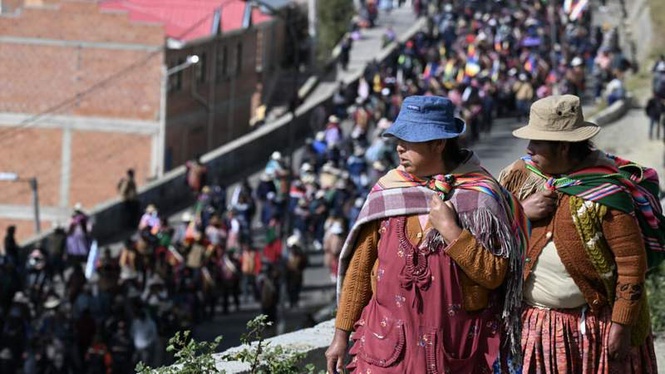 Image from: Bolivian President Paz targeted by new mass protests