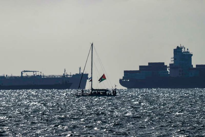 Image from: Spanish police clash with Gaza flotilla returnees