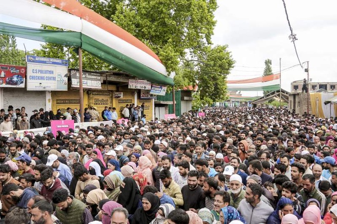 Image from: No drug smuggler will be spared: L-G Sinha in Shopian