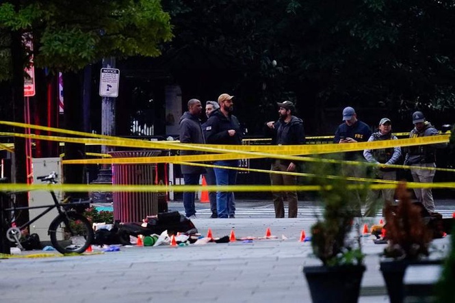 Image from: Gunman shot dead outside White House after opening fire near Donald Trump's official residence