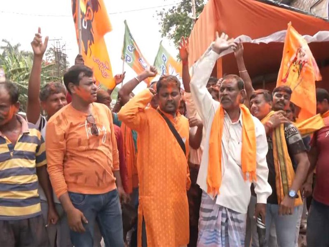 Image from: WB Falta repoll: BJP's Debangshu Panda takes early lead, supporters celebrate as counting continues