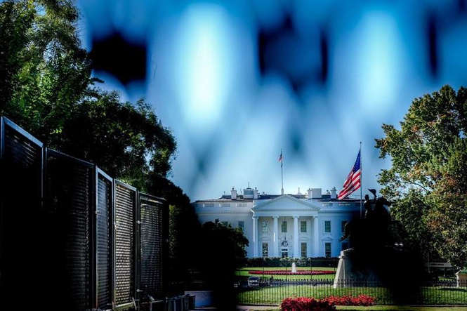 Image from: Suspect dead after shots fired near White House