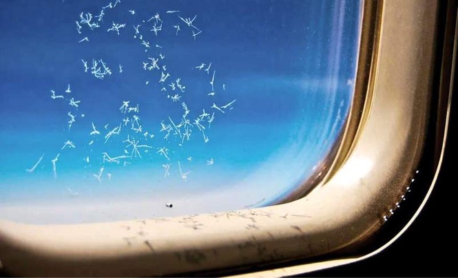 Image from: That Small Hole at the Bottom of Airplane Windows: What It’s For and Why It Matters
