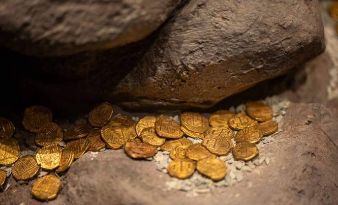 Image from: Archaeologists Unearth 141 Roman Gold Coins Worth $322,000 Inside a Forgotten Fortress