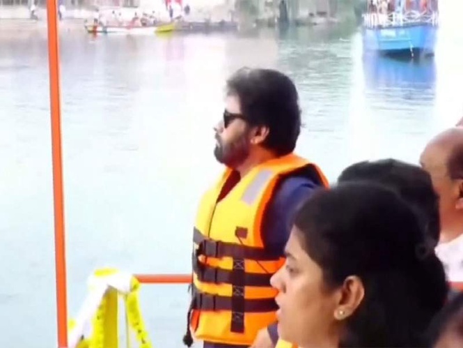 Image from: Andhra Dy CM Pawan Kalyan reviews Godavari Pushkar preparations, inspects pollution-affected areas in Rajamahendravaram