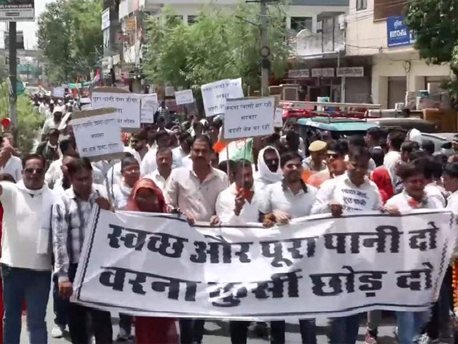 Image from: Congress protests water shortage in Jaipur amid heatwave; Khachariyawas gives 24-hour ultimatum to state govt