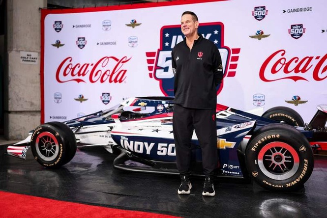 Image from: Indiana Hoosiers coach’s brilliant response to driving the pace car at 2026 Indy 500