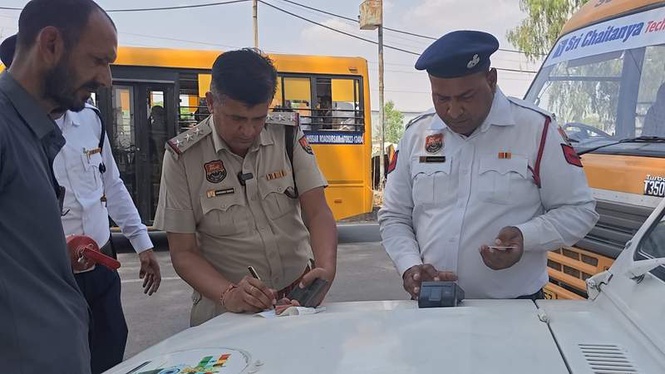 Image from: Over 24,000 traffic challans in a week in Gurugram