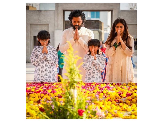 Image from: "Life is forever incomplete": Riteish Deshmukh remembers father Vilasrao Deshmukh on his birth anniversary
