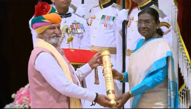 Image from: Mewat celebrates Padma Shri for folk artiste Gaffruddin Mewati Jogi