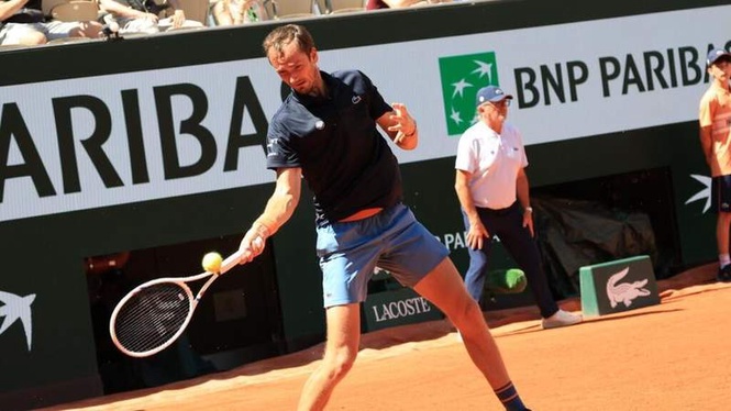 Image from: French Open 2026: Sabalenka shines, Osaka dazzles as Medvedev melts down in Paris heat