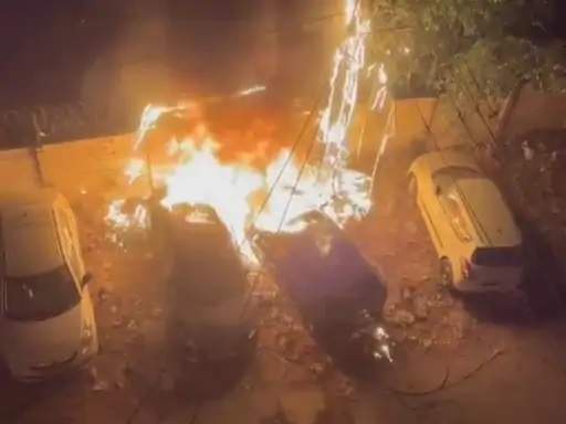 Image from: Fire damages vehicles in Gurugram’s DLF Phase 3