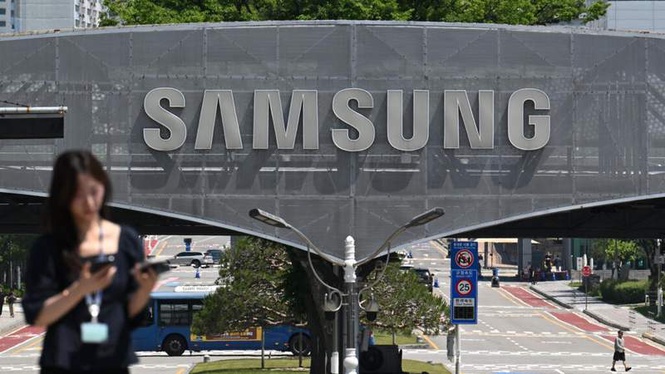 Image from: Samsung workers avert strike, secure bonus deal after AI profit surge