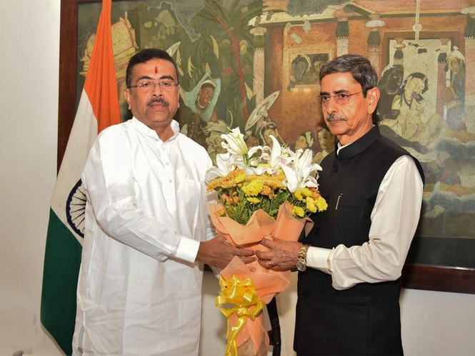 Image from: West Bengal CM Suvendu Adhikari meets state Governor RN Ravi at Lok Bhavan