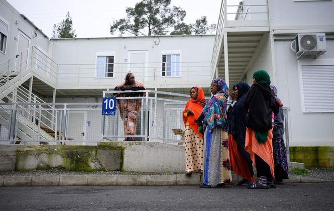 Image from: Migrants plunge from building during large-scale Cyprus raid