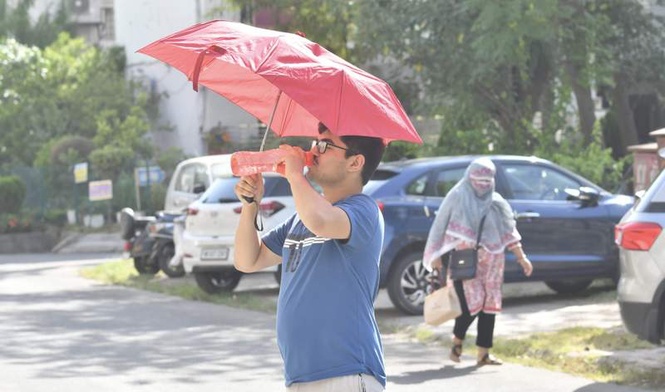 Image from: After 3-day gap, heat wave returns to parts of Punjab; wet spell from May 28 to bring relief
