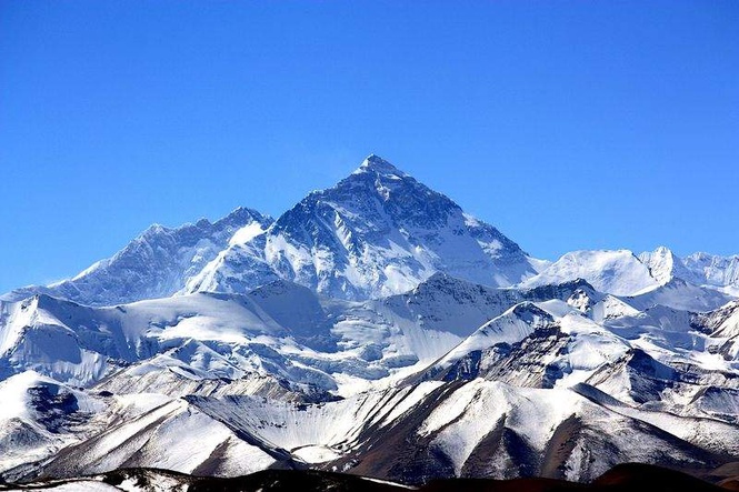 Image from: ‘Dangerous and expensive’: Hyderabad family decides to leave mountaineer’s body on Everest