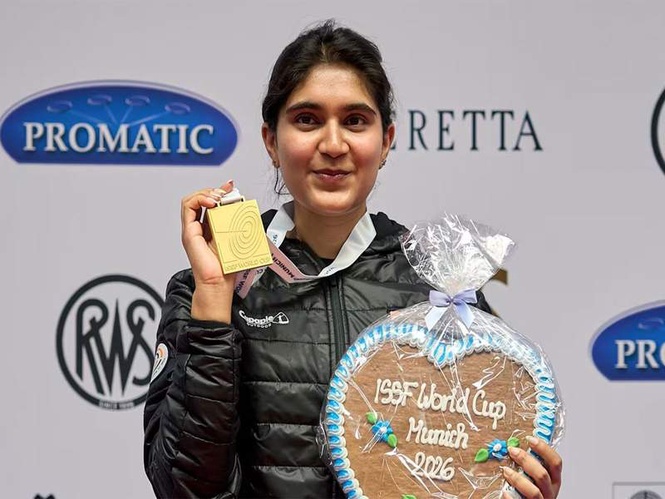 Image from: ISSF World Cup Munich: Esha Singh breaks world record, bags 25 m pistol gold