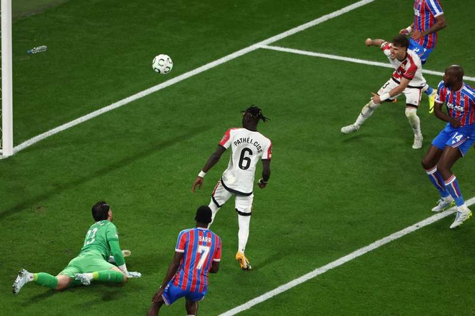 Image from: Crystal Palace beat Rayo Vallecano to win Conference League title