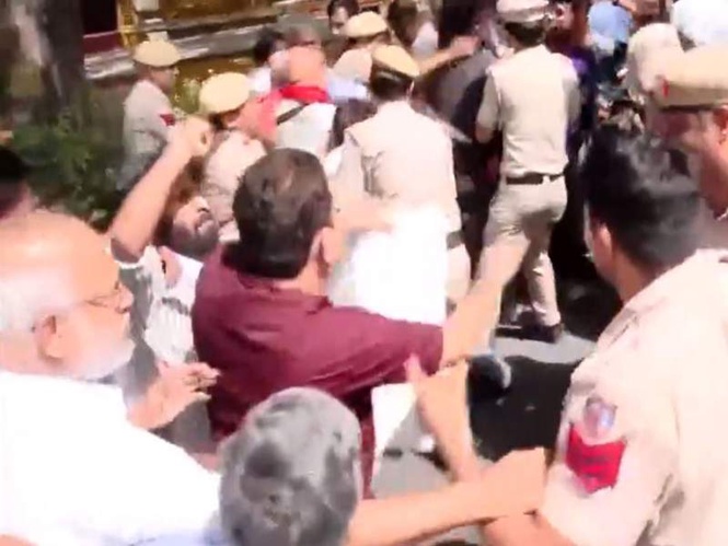 Image from: Police detain MA Baby, CPI(M) workers over protest against ED raid on Vijayan