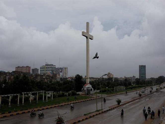 Image from: Inflation turns Eid grave visits into costly burden in Rawalpindi