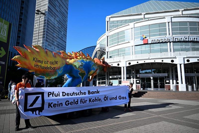 Image from: Deutsche Bank asks shareholders for massive supervisory board pay hike
