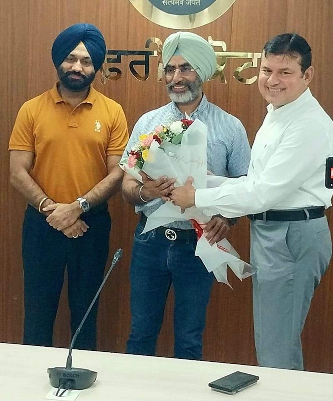 Image from: Faridkot expat Ajaypal Singh Dhaliwal becomes first Canadian Sikh to conquer Mount Everest
