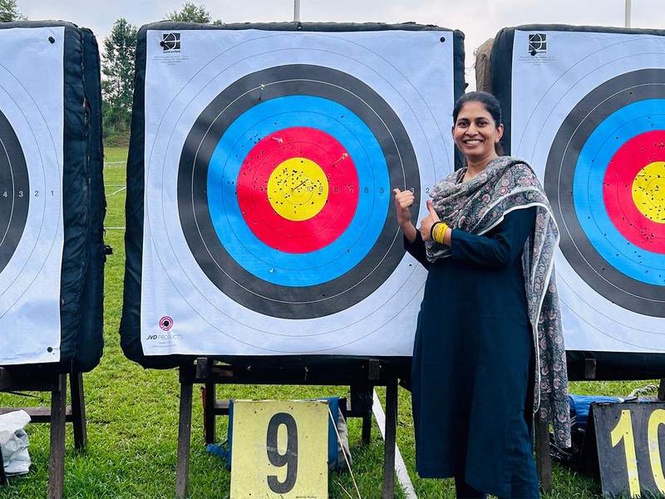 Image from: Raksha Khadse visits SAI NEHU Shillong; Interacts with athletes and coaches, reviews sports infrastructure
