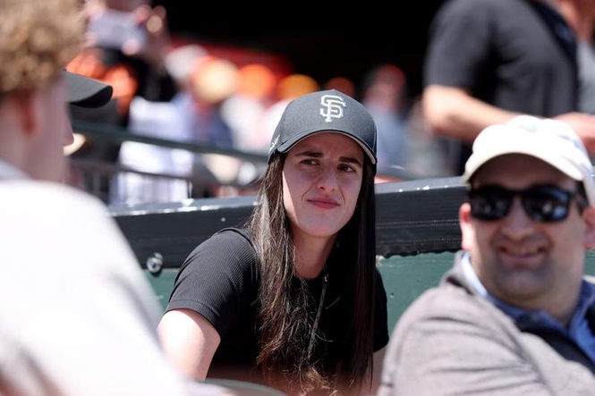 Image from: WNBA fans react to Caitlin Clark being spotted during Giants vs. Diamondbacks matchup