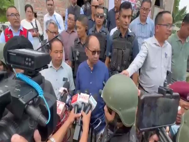 Image from: Manipur CM Yumnam Khemchand Singh visits Makhan relief camp; assures swift justice for displaced villagers