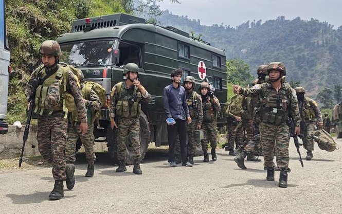 Image from: Fresh assault on terror hideouts as Rajouri operation enters sixth day