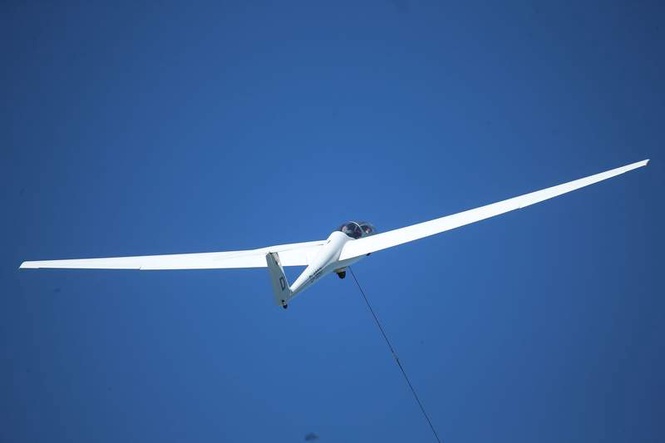 Image from: German glider pilot killed in crash in Austrian Alps