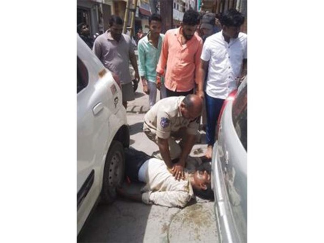 Image from: Hyderabad: Courageous action by Tappachabutra Police saves life in nick of time