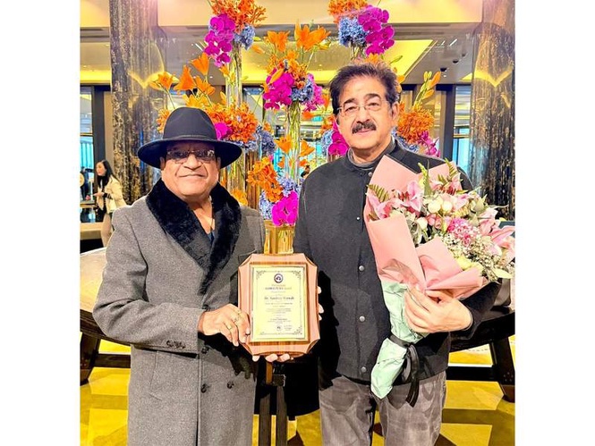 Image from: Dr. Sandeep Marwah Honoured with Prestigious GLOBAL PEACE Award in Melbourne, Australia