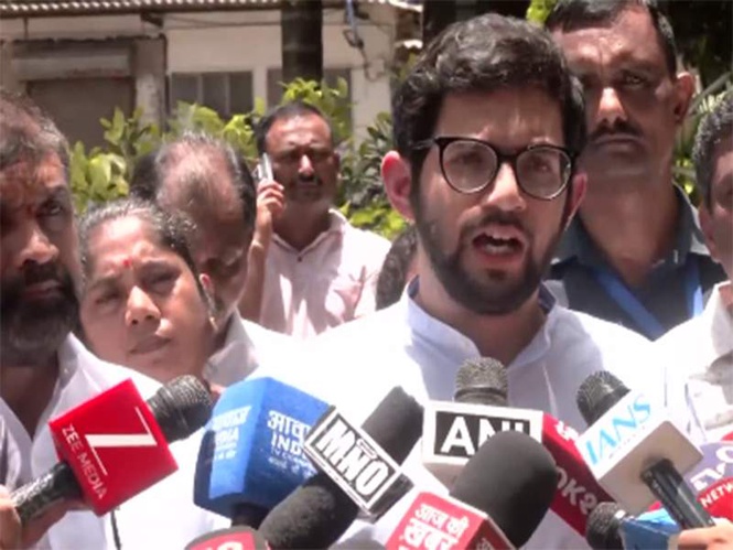 Image from: "They arrest people just for show": Aaditya Thackeray slams Maharashtra law and order over Pune illicit liquor deaths