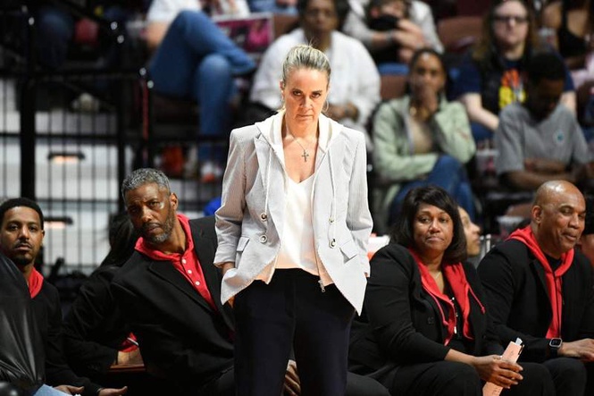 Image from: Becky Hammon ready to pay fine after dropping a furious rant about Las Vegas Aces’ poor whistle