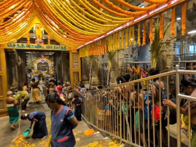Image from: Vaikasi Visakam: Devotees offer prayers, Kavadi at Thiruparankundram Murugan temple in Madurai