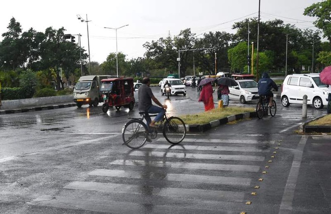 Image from: Finally! Rain, dark clouds, cool breeze break heatwave grip on Chandigarh after 2 red alert no-shows