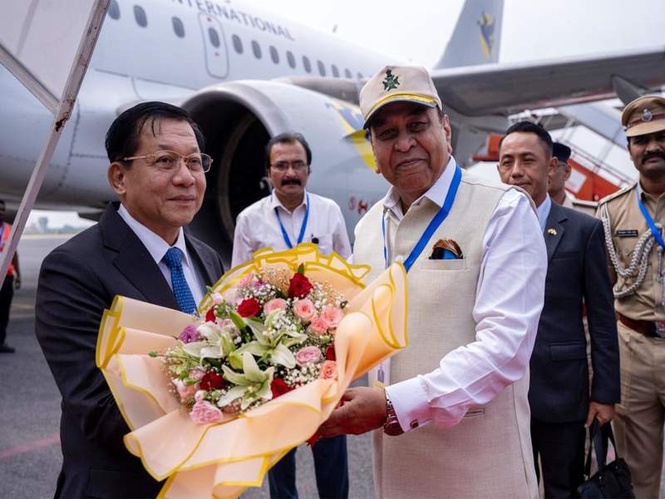 Image from: Myanmar President U Min Aung Hlaing visits Bodh Gaya in Bihar; India highlights civilisational ties