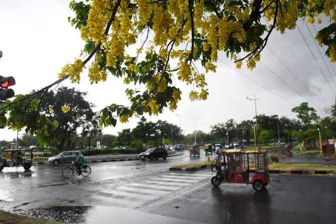 Image from: Morning rain beings respite from heatwave in Chandigarh, Punjab
