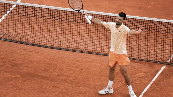 Image from: Djokovic knocked out of French Open by Brazil's Fonseca