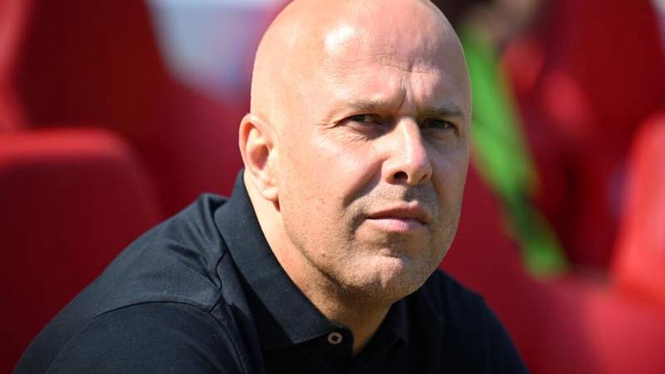 Image from: Liverpool sack manager Arne Slot