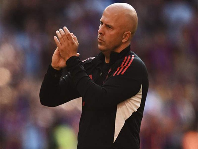 Image from: Liverpool sack Arne Slot, Club begins search for successor