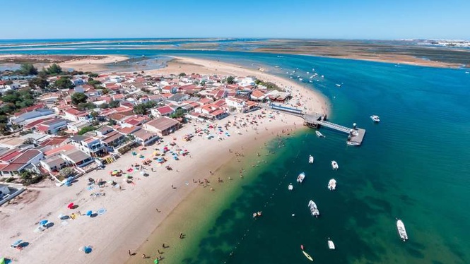 Image from: ‘It looks like the Maldives’: In Portugal, this island surrounded by turquoise waters is a little-known jewel