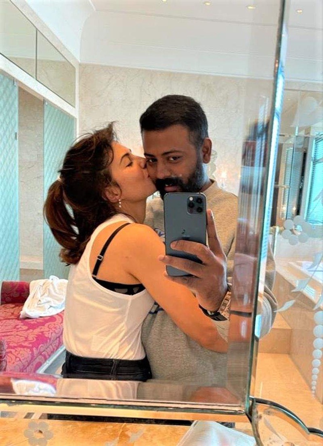 Image from: Delhi court frames charges against Sukesh, Jacqueline Fernandez, 19 others in Rs 217-crore extortion case
