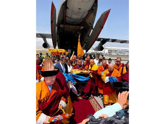Image from: India transfers sacred relics of Lord Buddha to Mongolia for 10-day public exposition