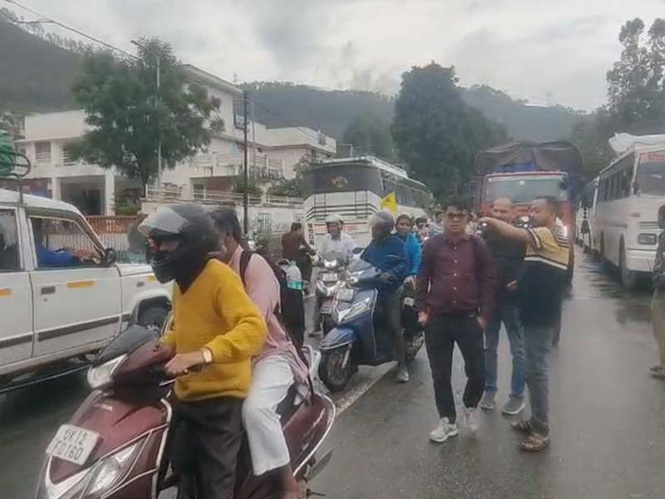 Image from: Badrinath, Kedarnath, Hemkund Sahib yatra temporarily halted due to heavy rainfall