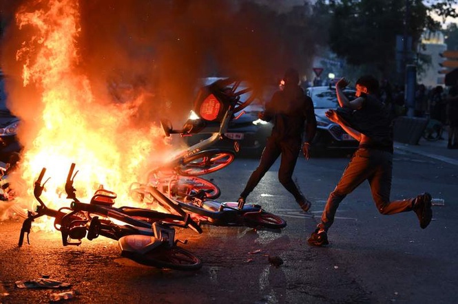 Image from: France detains close to 800 in unrest after PSG Champions League win